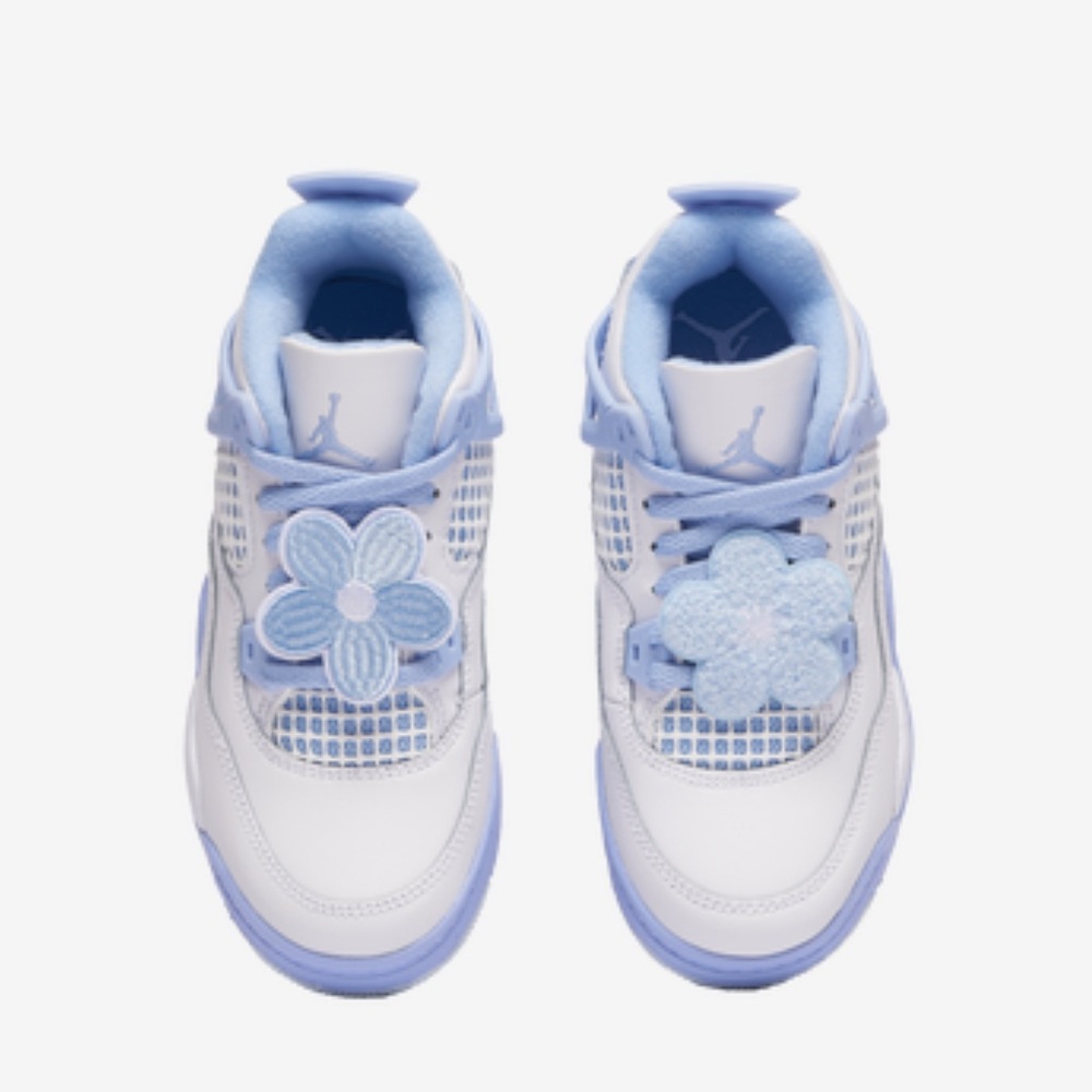 Jordan Retro 4 - Kids White + Blue Sneakers 🩵🤍 - Size 11 - Like New